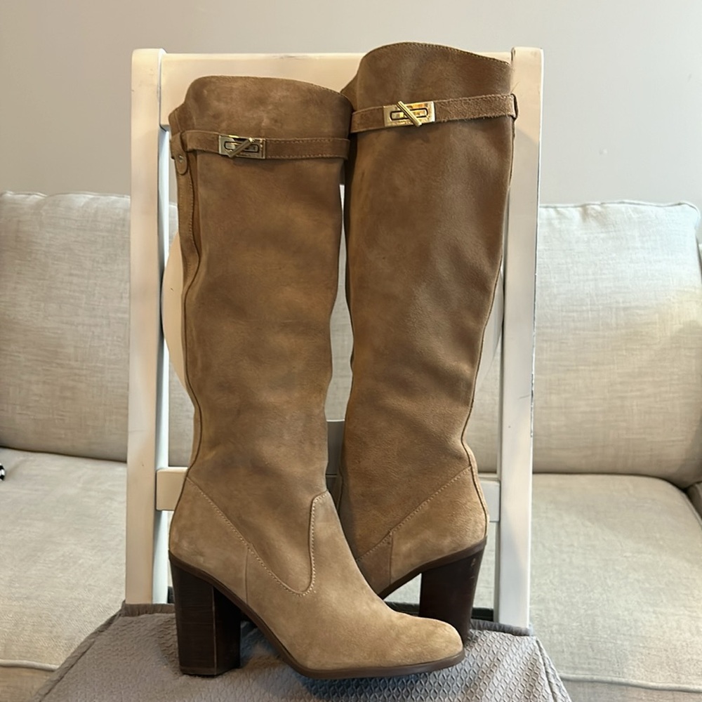 Boots - Picture 3 of 13